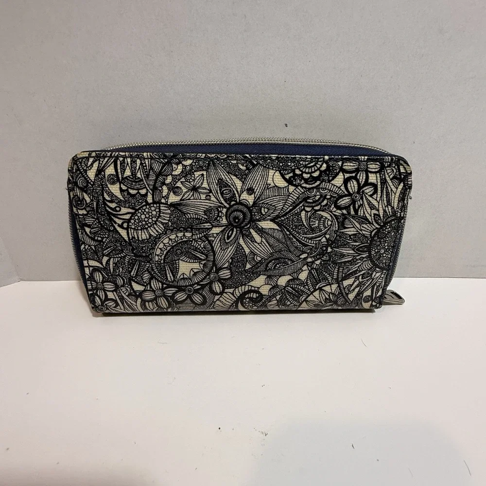 Sakroots Wallet Zip Clutch Coated‎ Canvas Artist Choice Navy Blue Floral